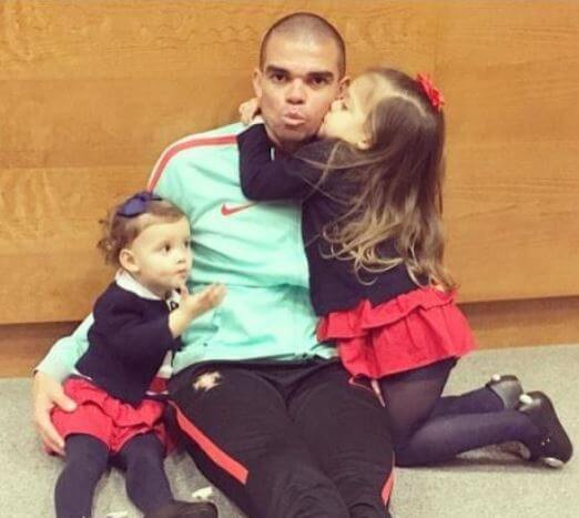 Ana Sofia Moreira husband Pepe with their two adorable daughters.